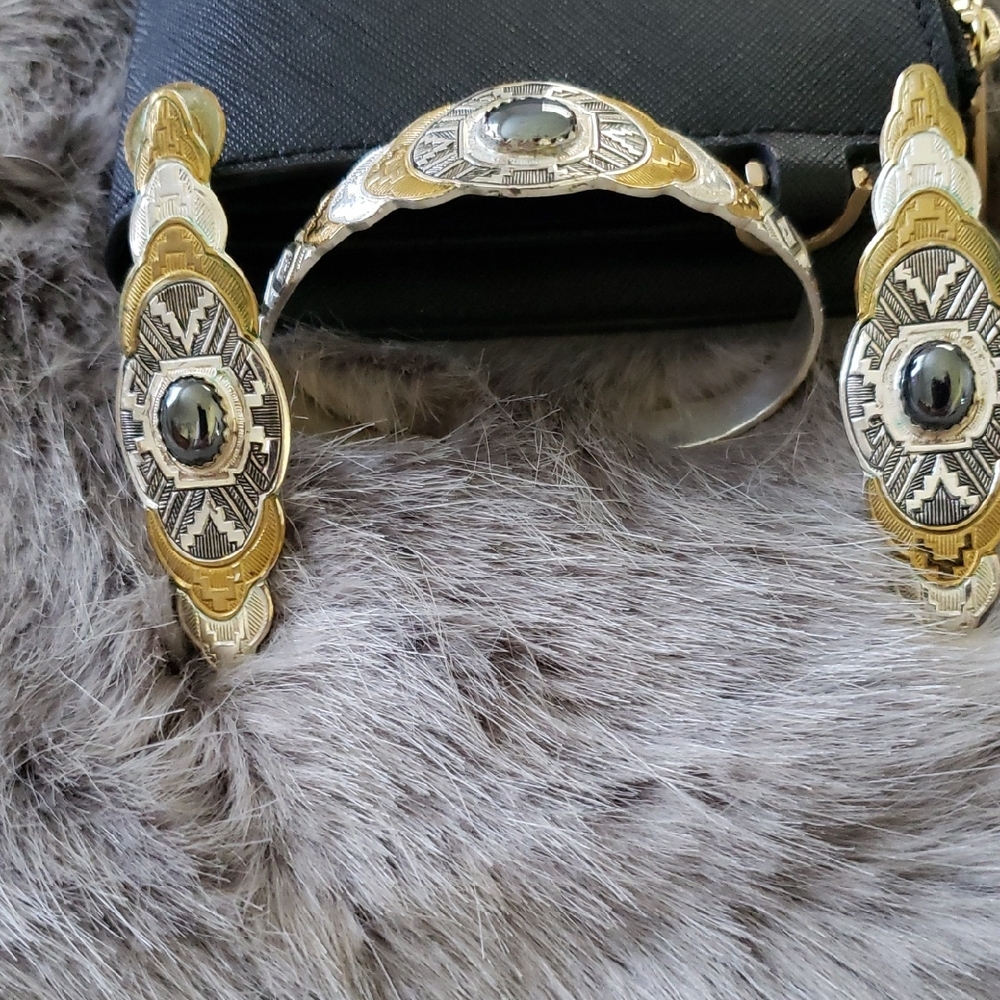 Vintage Crumrine USA Hematite Cuff Bracelet With matching earrings - Picture 2 of 5